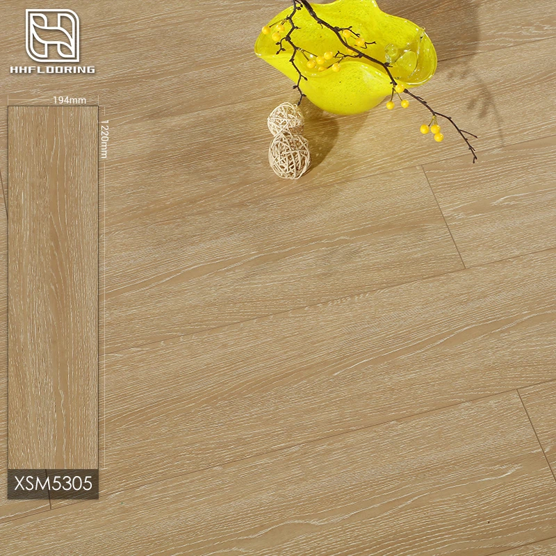 300 -миллиметровый инженерный дубовый пол